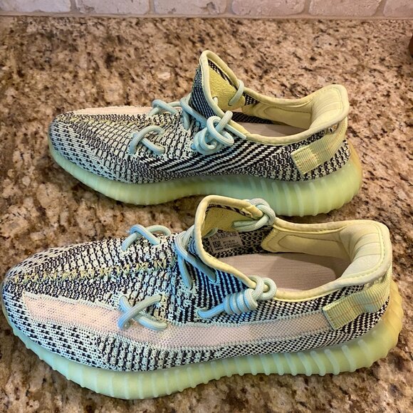 Adidas Yeezy Boost 350 V2 - Picture 4 of 4